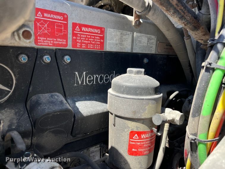 image for item LD9478 2007 Freightliner Columbia semi truck