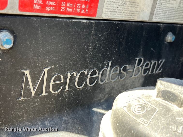 image for item LD9478 2007 Freightliner Columbia semi truck