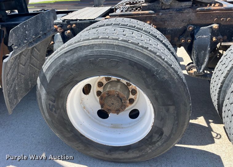 image for item LD9478 2007 Freightliner Columbia semi truck