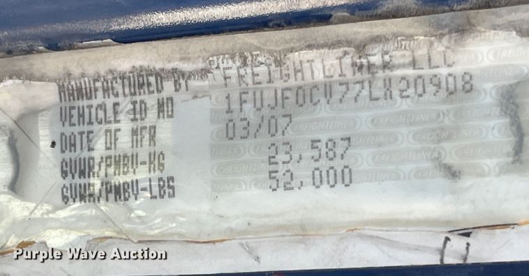 image for item LD9478 2007 Freightliner Columbia semi truck