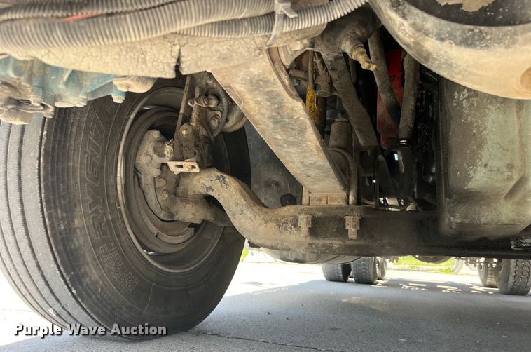 image for item LD9479 2000 Freightliner FLD semi truck