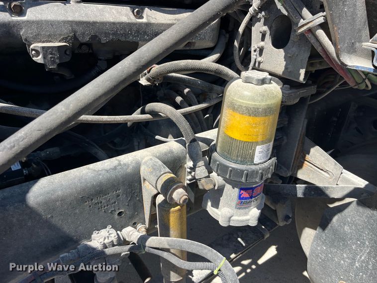 image for item LD9479 2000 Freightliner FLD semi truck