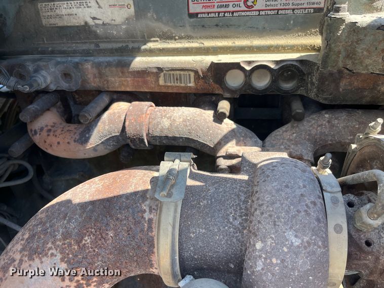 image for item LD9479 2000 Freightliner FLD semi truck