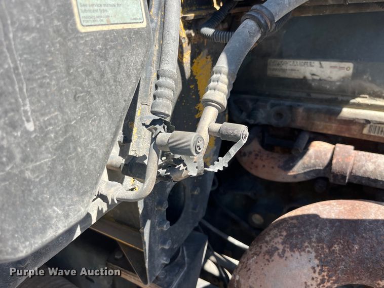 image for item LD9479 2000 Freightliner FLD semi truck