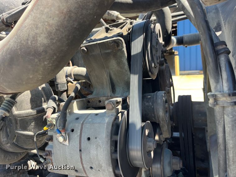 image for item LD9479 2000 Freightliner FLD semi truck