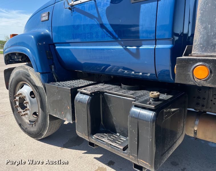 image for item LD9481 2000 GMC C6500 rollback truck