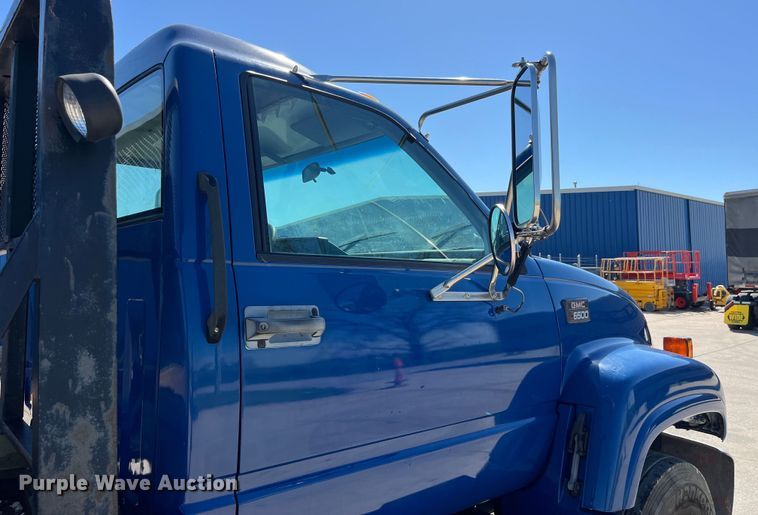 image for item LD9481 2000 GMC C6500 rollback truck