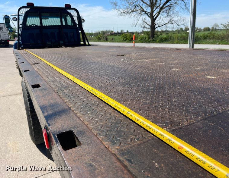 image for item LD9481 2000 GMC C6500 rollback truck