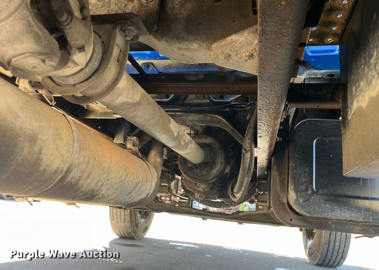 image for item LD9481 2000 GMC C6500 rollback truck