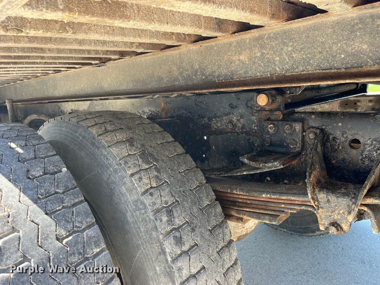 image for item LD9481 2000 GMC C6500 rollback truck