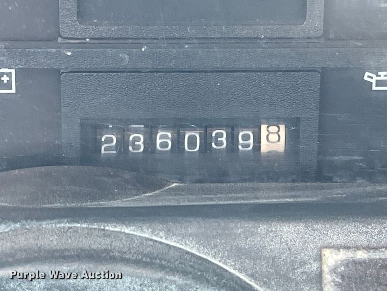 image for item LD9481 2000 GMC C6500 rollback truck