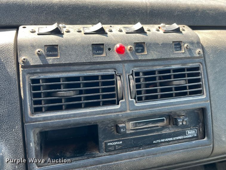 image for item LD9481 2000 GMC C6500 rollback truck