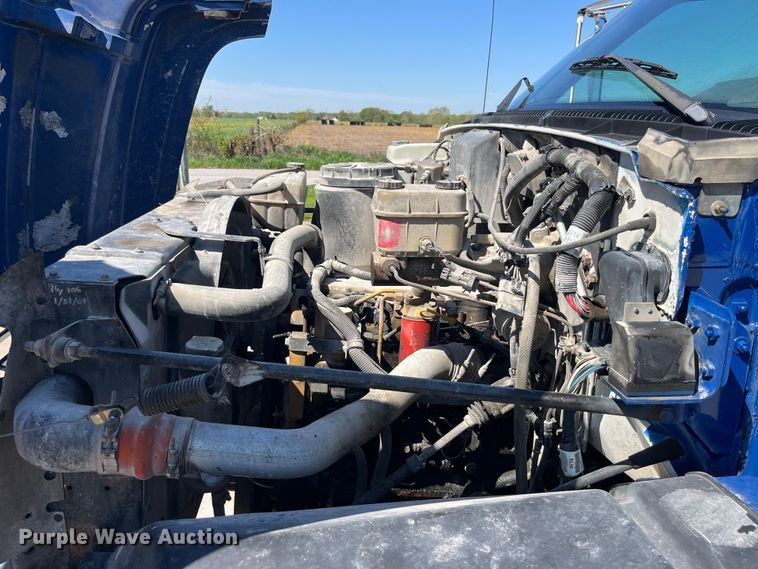 image for item LD9481 2000 GMC C6500 rollback truck