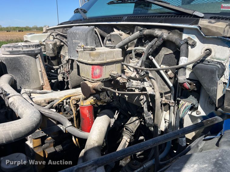 image for item LD9481 2000 GMC C6500 rollback truck