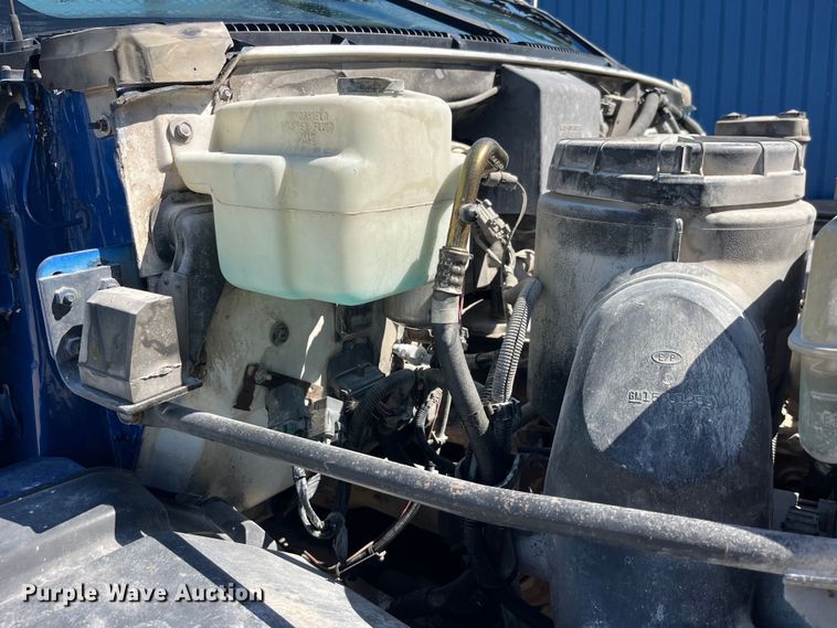 image for item LD9481 2000 GMC C6500 rollback truck