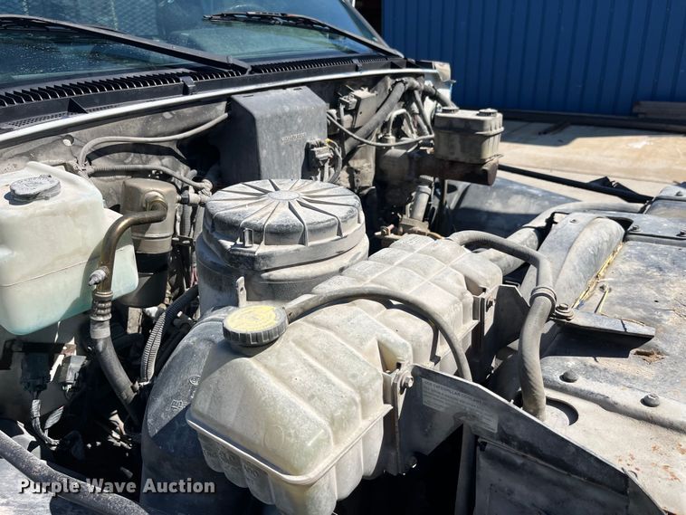 image for item LD9481 2000 GMC C6500 rollback truck