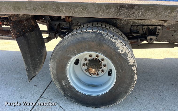 image for item LD9481 2000 GMC C6500 rollback truck