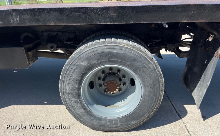 image for item LD9481 2000 GMC C6500 rollback truck