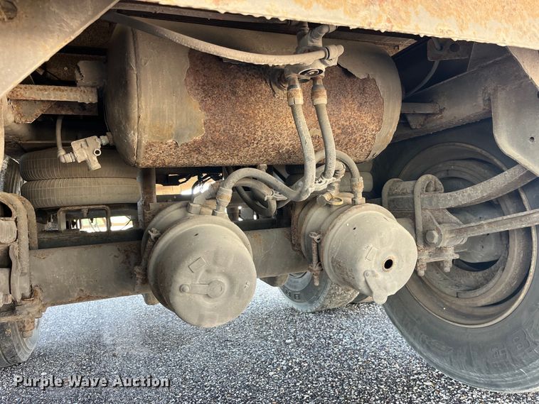 image for item LD9515 2009 Wabash dry van trailer