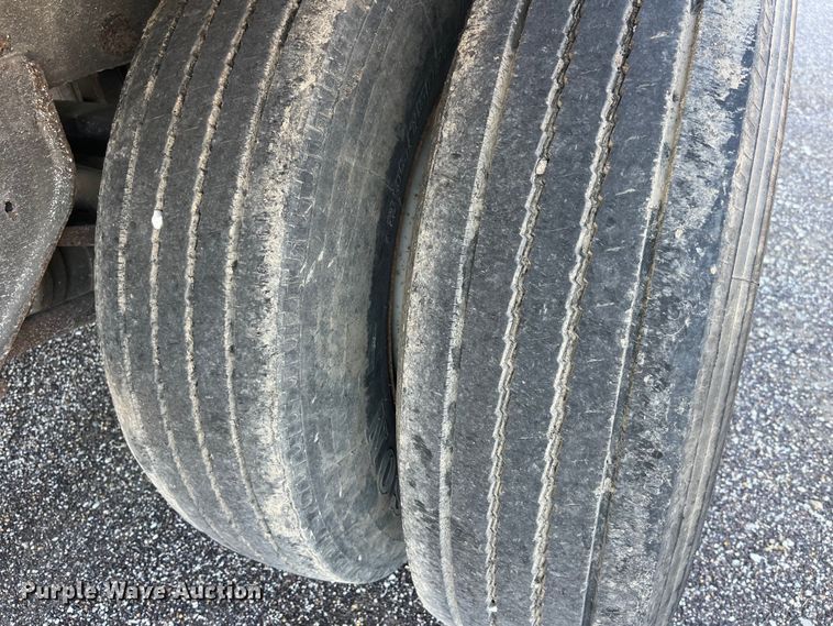 image for item LD9515 2009 Wabash dry van trailer