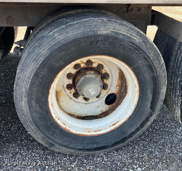 image for item LD9515 2009 Wabash dry van trailer