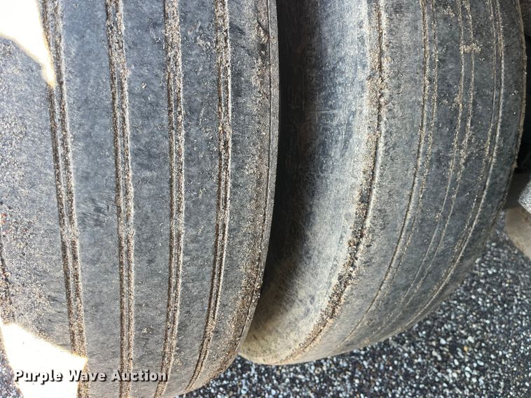 image for item LD9515 2009 Wabash dry van trailer