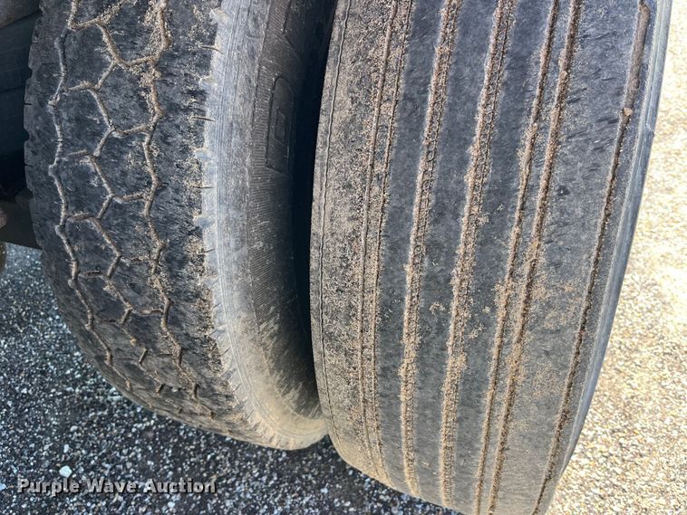 image for item LD9515 2009 Wabash dry van trailer