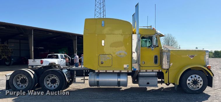 image for item LD9516 2002 Peterbilt  379 semi truck
