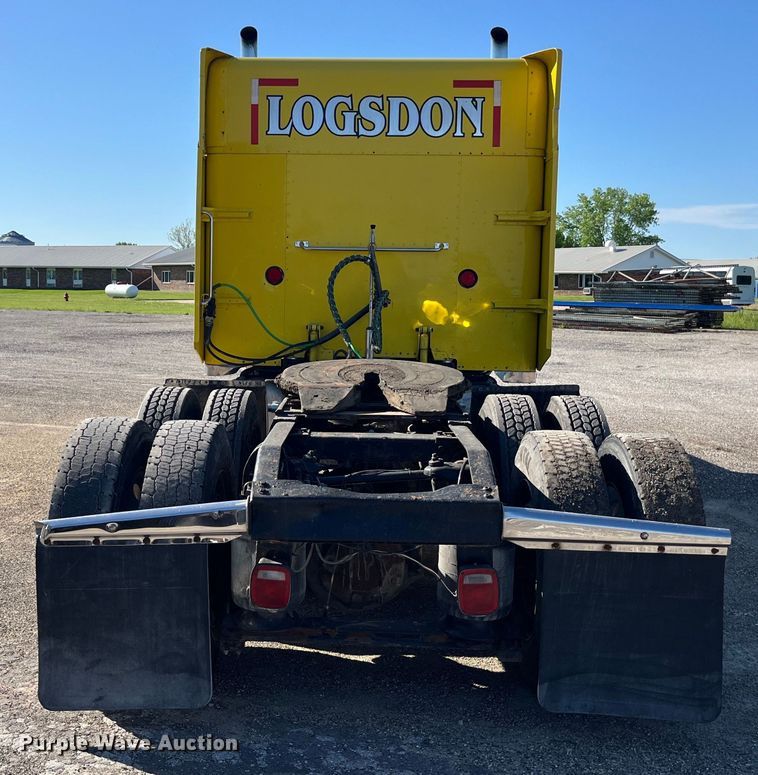 image for item LD9516 2002 Peterbilt  379 semi truck