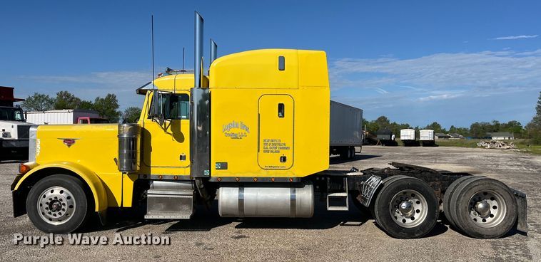 image for item LD9516 2002 Peterbilt  379 semi truck