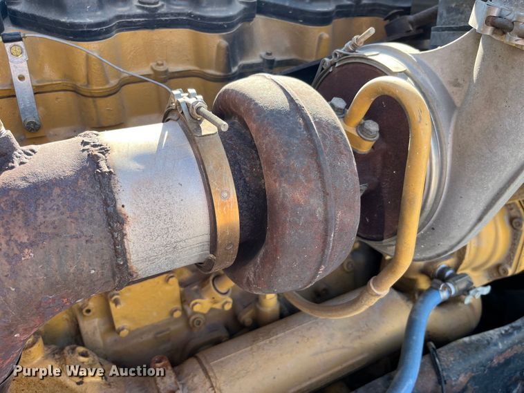 image for item LD9516 2002 Peterbilt  379 semi truck