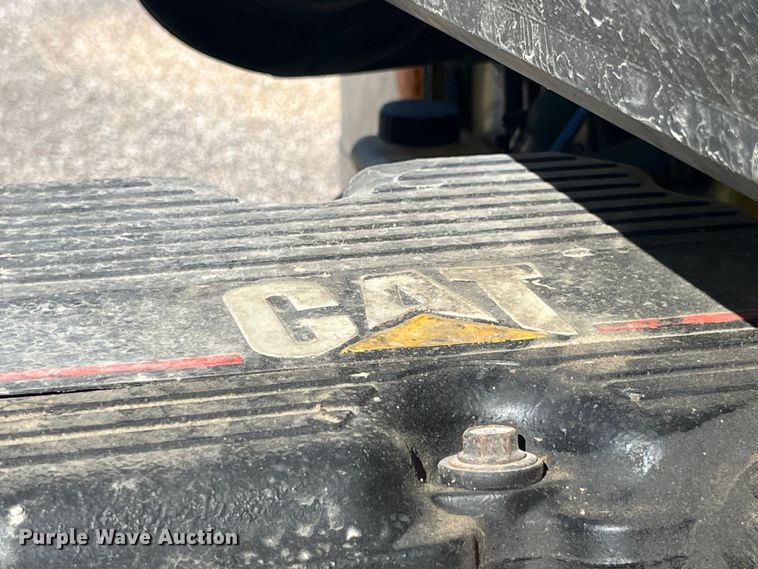 image for item LD9516 2002 Peterbilt  379 semi truck