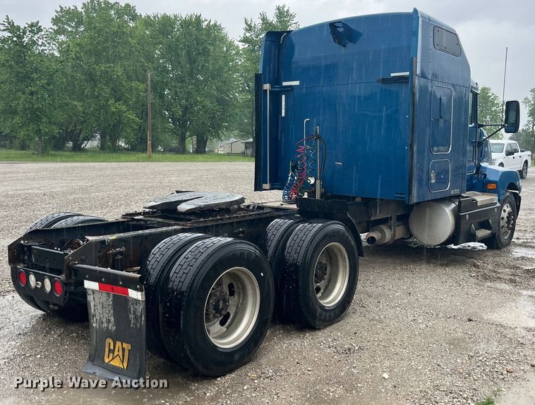 image for item LD9520 2005 Kenworth T600 semi truck