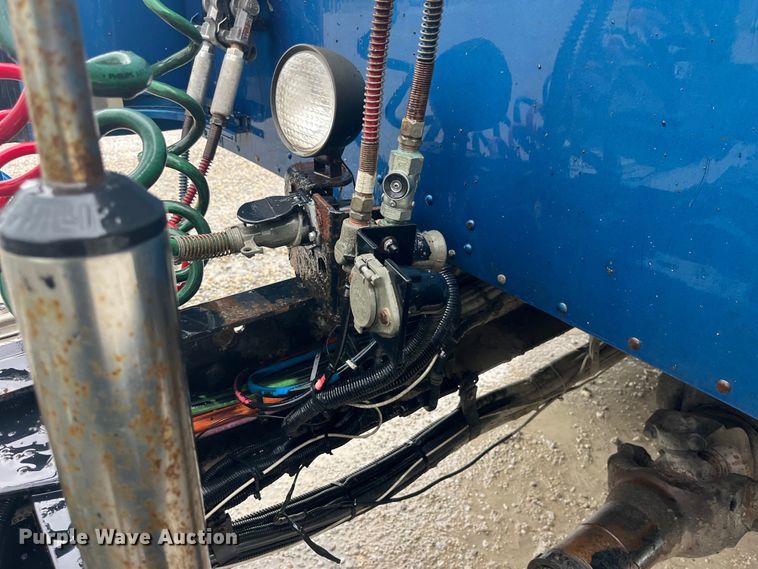 image for item LD9520 2005 Kenworth T600 semi truck