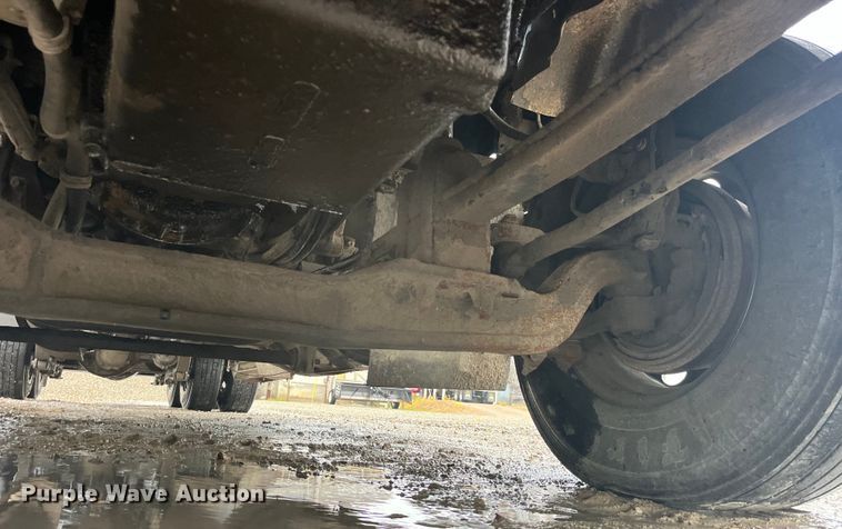 image for item LD9520 2005 Kenworth T600 semi truck