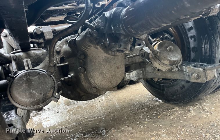 image for item LD9520 2005 Kenworth T600 semi truck