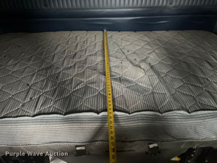 image for item LD9520 2005 Kenworth T600 semi truck