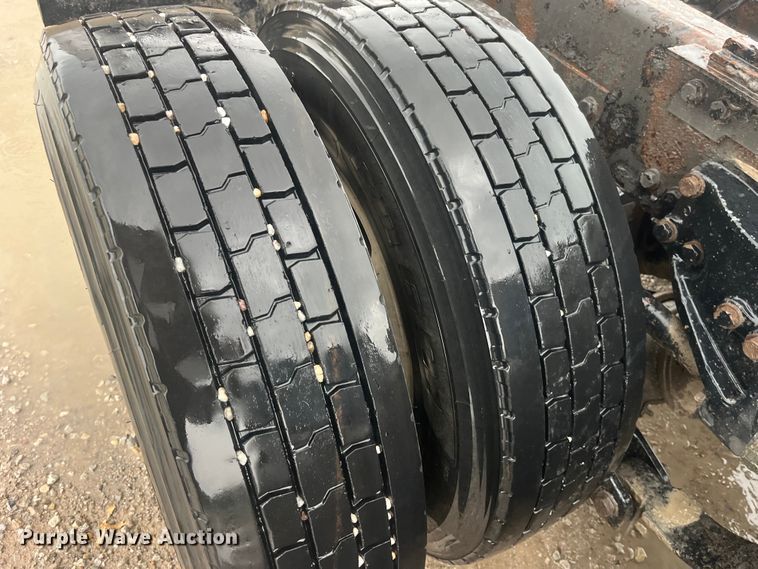 image for item LD9520 2005 Kenworth T600 semi truck