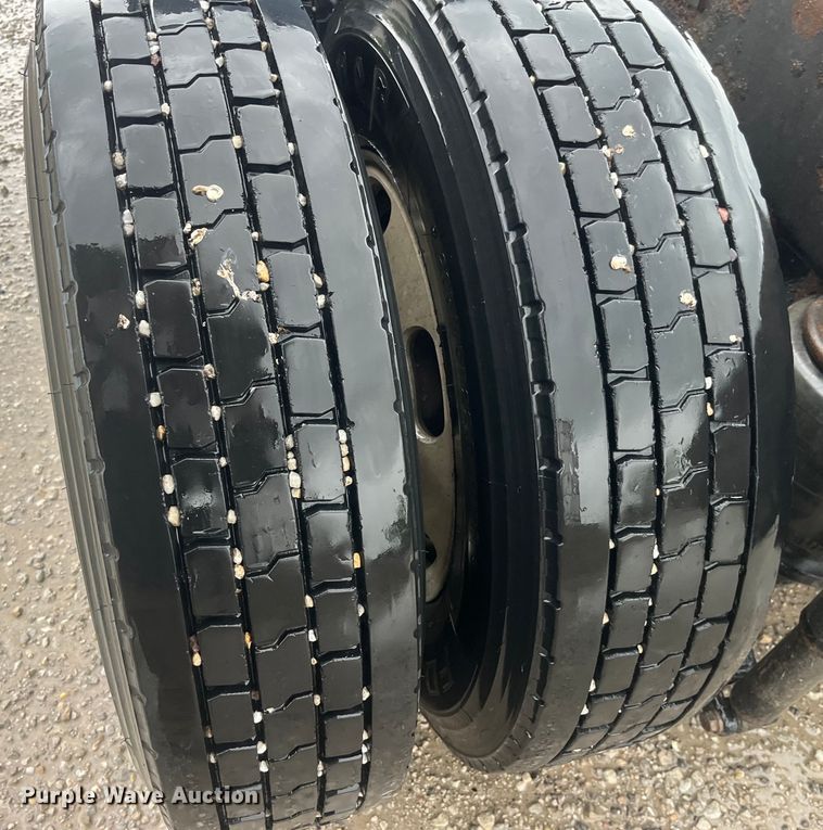 image for item LD9520 2005 Kenworth T600 semi truck