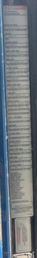 image for item LD9520 2005 Kenworth T600 semi truck