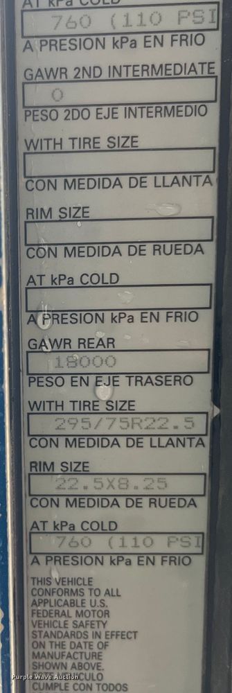 image for item LD9520 2005 Kenworth T600 semi truck