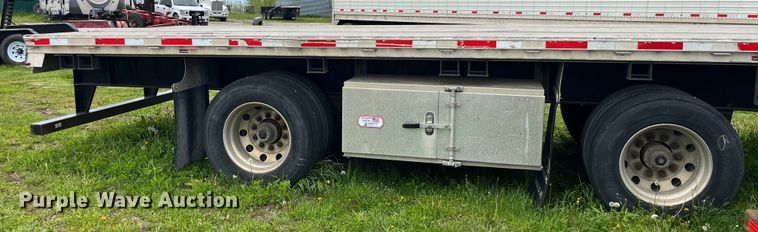 image for item LD9521 2016 Transcraft flatbed trailer