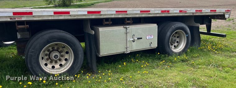 image for item LD9521 2016 Transcraft flatbed trailer