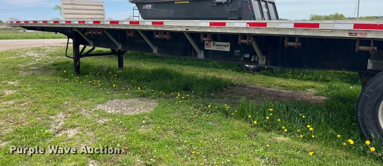 image for item LD9521 2016 Transcraft flatbed trailer