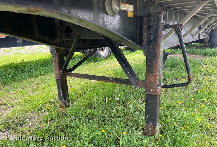 image for item LD9521 2016 Transcraft flatbed trailer