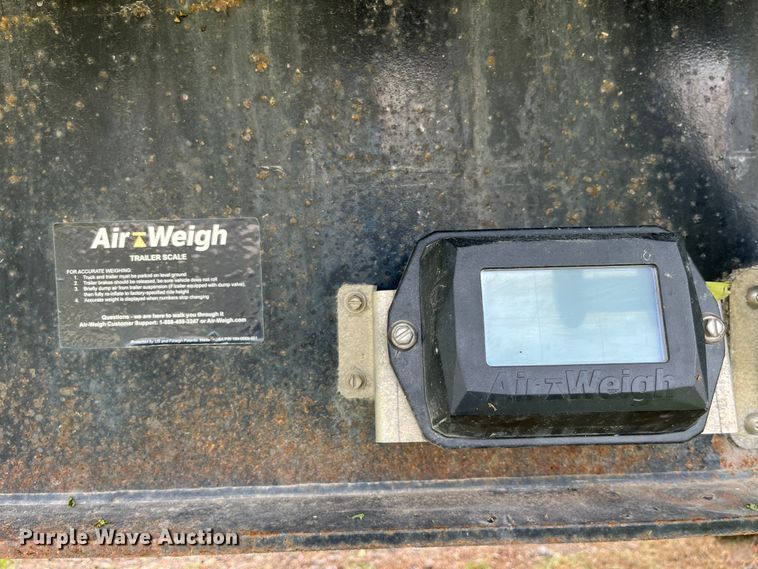 image for item LD9521 2016 Transcraft flatbed trailer