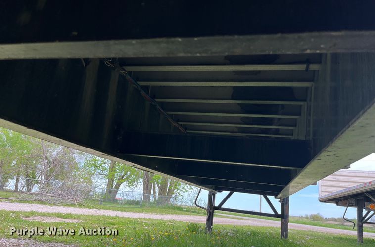 image for item LD9521 2016 Transcraft flatbed trailer