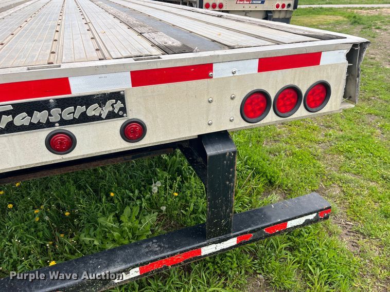image for item LD9521 2016 Transcraft flatbed trailer