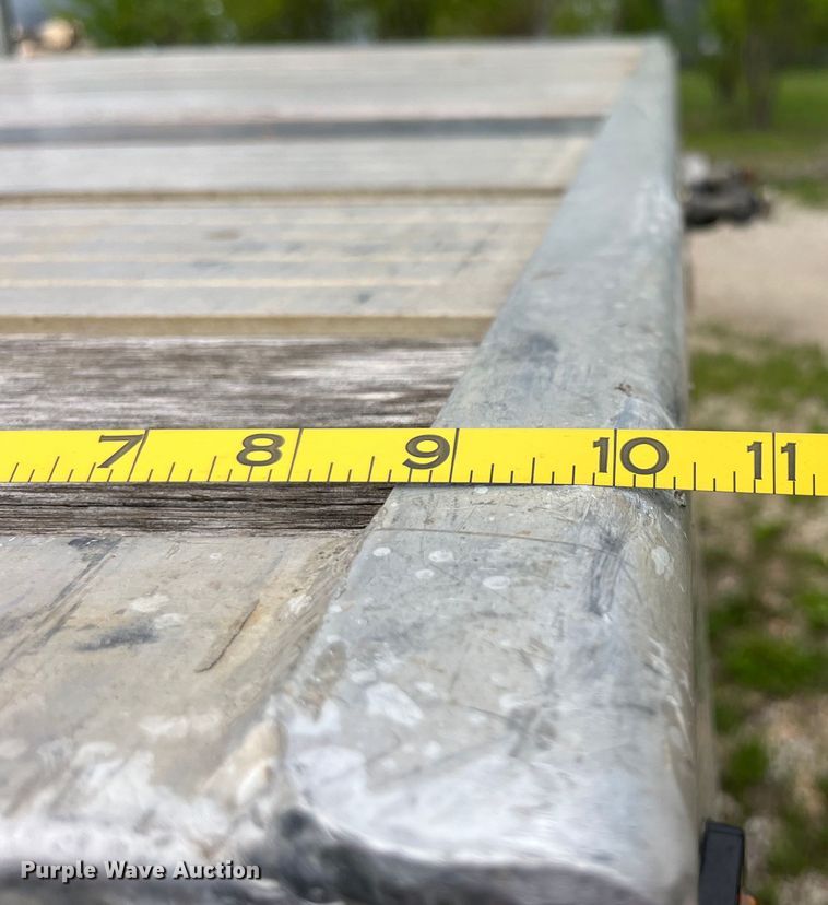 image for item LD9521 2016 Transcraft flatbed trailer