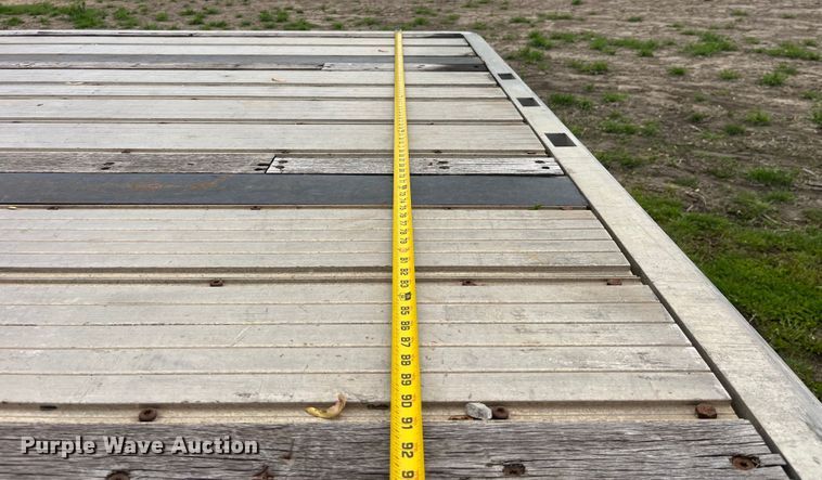 image for item LD9521 2016 Transcraft flatbed trailer